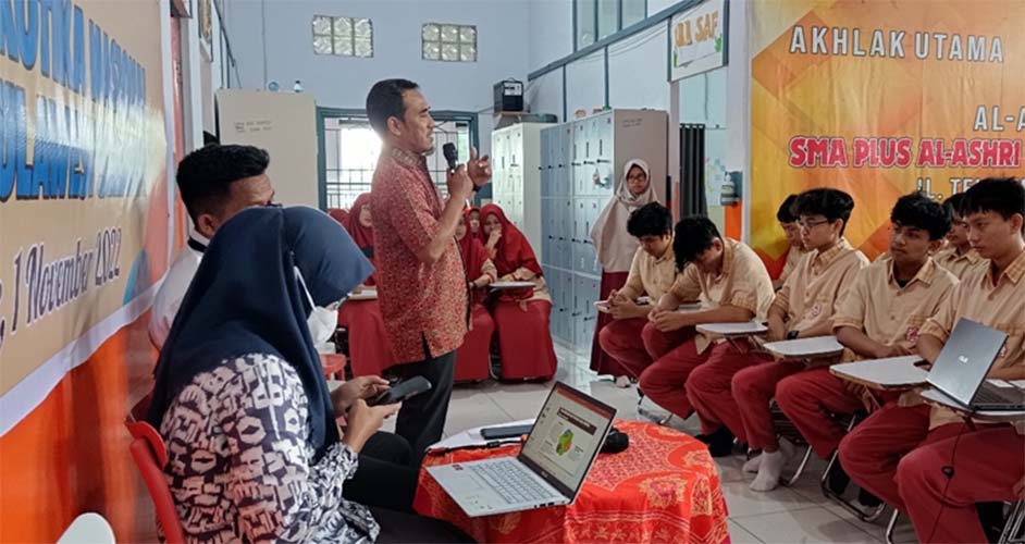 Sosialisasi Bahaya Narkoba, SMA Plus Al-Ashri GM Bersama BNN Sulsel
